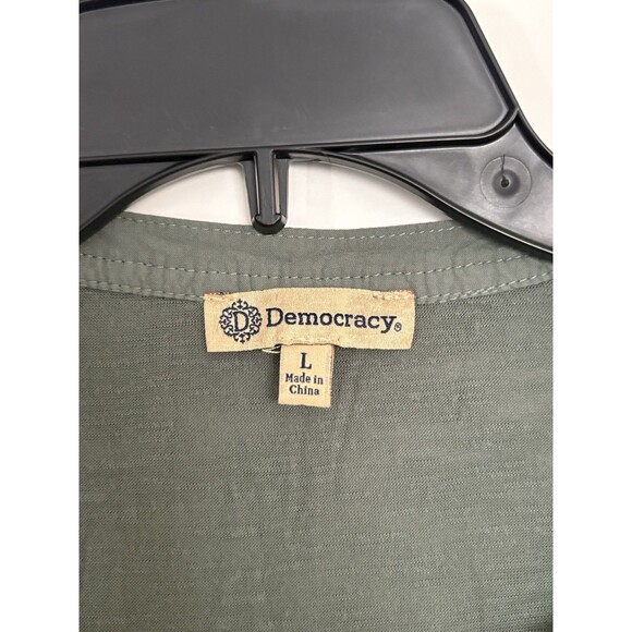 Democracy Embroidered Top Blouse Green Womens Large 3/4 Sleeve Button Stretch - Picture 2 of 5